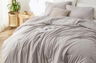 Bedsure Queen Comforter Set – Taupe Soft Bedding for All Seasons, Cationic Dyed Bed Set, 3 Pieces, 1 Queen Size Comforter (90″x90″) and 2 Pillow Shams (20″x26″+2″)