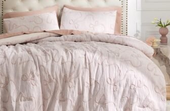 Bedsure Queen Comforter Set, Pink Boho Tufted Bed Set, 3D Puffy Jacquard Bedding Queen Size, 3 Pieces, 1 Farmhouse Shabby Chic Embroidery Comforter with Bow Pattern & 2 Pillow Cases