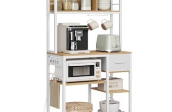VASAGLE Scaffale Cucina con Multipresa, Mobile Cucina, 40 x 80 x 180,4 cm, Scaffale per Microonde, Ripiani Regolabili, Cassetto in Tessuto, 12 Ganci, Rovere Dorato e Bianco Nuvola KKS015Y02