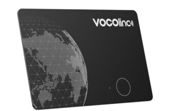 VOCOlinc Air Card Tag Compatibile con Android Google Funzioni Trova o iOS Apple Dov’è App, Ricaricabile Wallet Tracker Card Bluetooth Localizzatore per Portafoglio/Bagaglio/Zaino Borsa, 1 Pezzi