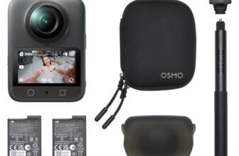 DJI Osmo 360 Combo Essenziale, fotocamera 360 con immagini a 360° da 1 pollice, video a 360° nativi in 8K, kit con manico telescopico invisibile da 1,2 m, durata della batteria estesa con 2 batterie