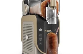 Ninja SLUSHi Macchina per granite e frozen drink, crea granite, frozen cocktail, frappé, milkshake e frozen juice senza ghiaccio o preparazione, grande capienza, Pietra Oro, FS301EUSTGD