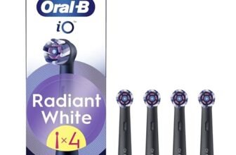 Oral-B Testine Di Ricambio iO Radiant White per Spazzolino Elettrico Oral B, 4 Testine Rotonde Autentiche Nere, con Setole Angolate e Setole Lucidanti