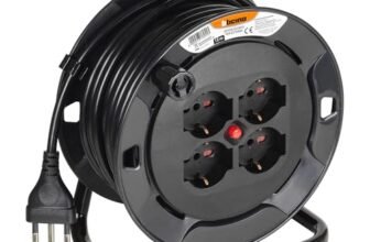 BTICINO Avvolgicavo Elettrico S2615, Prolunga Elettrica 15 Metri, 4 Prese Polivalenti Schuko Bipasso, Spina Grande 16A, Interruttore Termico, Maniglia Ergonomica, Ferma Cavo e Avvolgicavo, Full Black