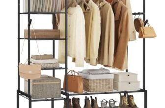 SONGMICS Stand Appendiabiti, Guardaroba Aperto, 7 Ripiani Portaoggetti, Struttura in Metallo, Barre Appendiabiti, Camera da Letto, Soggiorno, Ingresso, Nero HSR182B01