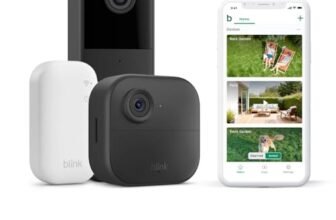 Nuova videocamera Blink (Outdoor 4) + videocitofono supplementare Blink (nero) | Videocamera di sicurezza smart HD wireless | Sistema a 1 telecamera con Sync Module Core incluso | IP65