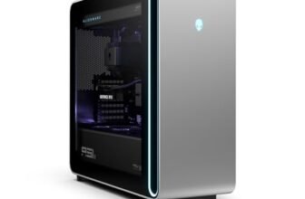 Alienware Area-51 Gaming Desktop – Intel Core Ultra 9 Series 2, Nvidia GeForce RTX 5080, 32GB RAM, SSD 2TB, Wi-Fi 6E, Bluetooth, Raffreddamento a Liquido, Windows 11 Home, AlienFX, Lunar Silver