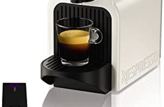 Nespresso Inissia XN1001, Macchina da caffè di Krups, Sistema Capsule Nespresso, Serbatoio acqua 0.7L, White