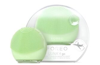 FOREO LUNA 4 go, spazzola per pulizia viso e massaggio viso rassodante, Favorisce l’assorbimento delle formule di skincare, Dispositivo da viaggio, Per tutti i tipi di pelle, Pistachio