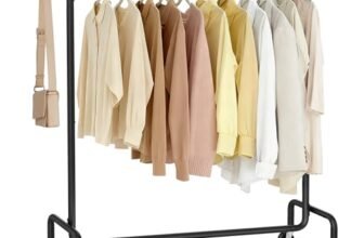 SONGMICS Stand Appendiabiti con Rotelle, Portabiti per Carico Pesante, Barra Estensibile, Portata 130 kg, 45 x (110-150) x 162,9 cm, Metallo Cromato, Nero Opaco HSR011B01