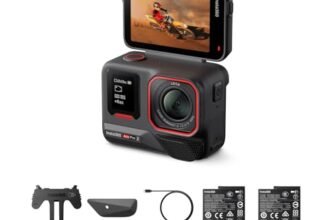 Insta360 Ace Pro 2 Standard Dual Battery Bundle -8K Action Camera impermeabile co-progettata con Leica, sensore da 1/1,3″, doppio chip AI, luce bassa, audio superiore, schermo flip e editing AI