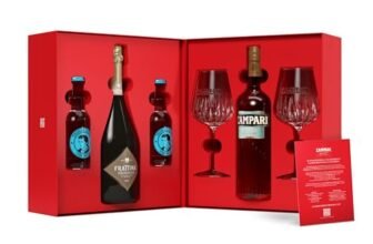 Campari Spritz Kit: Campari 70 cl; Prosecco Frattina 70 cl; 2 Soda Thomas Henry 20 cl; 2 Calici Campari Spritz
