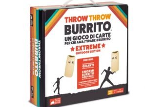 Asmodee – Throw Throw Burrito: Extreme Outdoor Edition, Gioco da Tavolo con Burrito Giganti, 2-6 Giocatori, Edizione in Italiano