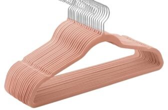 SONGMICS Grucce Appendiabiti in Velluto, 20 Pezzi, Salvaspazio e Antiscivolo, Gancio Girevole a 360°, Spesso 0,6 cm, Largo 41,5 cm, Cappotti Pantaloni, Rosa Chiaro e Argento CRF026R20