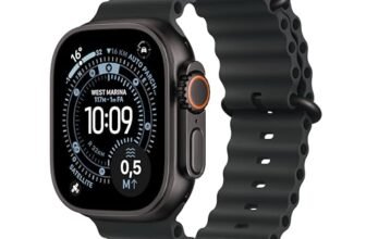 Apple Watch Ultra 3 GPS + Cellular, Cassa 49 mm in titanio nero con Cinturino Ocean nero