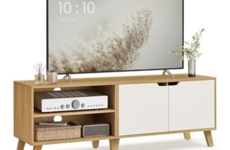 VASAGLE Mobile TV per Televisore fino a 60 Pollici, Armadietto per TV con 2 Ante, Ripiani Regolabili, Lungo 140 cm, per Soggiorno, Camera da Letto, Rovere Naturale e Bianco Crema LTV027N01