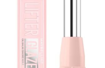 Maybelline New York Lifter Glaze Oil 004 – Balsamo per labbra Cherry Swirl, fino a 24 ore di idratazione, con pigmenti lucidi, 3 gr