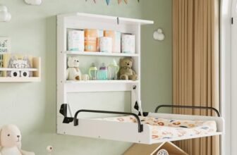 MSFE Fasciatoio Neonato Fasciatoio Pieghevole con 2 Ripiani Pratici, Fasciatoio da Muro Compatto – Salvaspazio, Fino a 15 kg, Legno Bianco