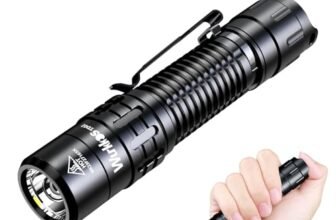 Wurkkos TD02 Torcia tattica a LED, estremamente luminosa, 2000 lumen, USB C, ricaricabile, IP68, impermeabile con 6 modalità, piccola torcia portatile per attività all’aperto e al chiuso