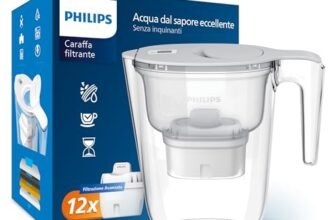 Philips Water Caraffa filtrante + 12 cartucce filtranti di ricambio, Filtrazione Avanzata, flusso rapido, timer elettronico, filtra CLORO, CALCARE, METALLI PESANTI e MICROPLASTICHE, BIANCO, 2.6 litri