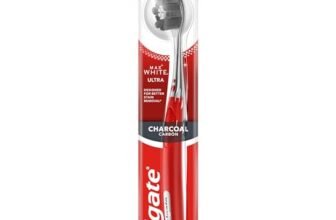 Colgate Max White Ultra Carbonio Spazzolino da Denti Liscio