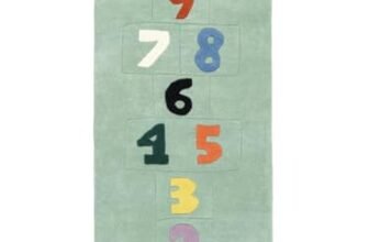 RugVista Hopscotch Lane, Tappeto per bambini, 80 x 200 cm, Rettangolare, Pelo medio, Cameretta, Lavabile solo a secco, Senza sostanze chimiche pericolose, Verde/Multi