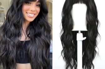 Esmee Parrucca Lunga Ondulata Nera per le Donne Capelli Sintetici Naturali Termoresistenti Parrucche Brunette con Frangia