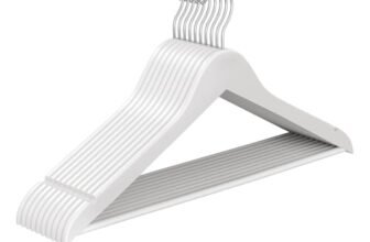 SONGMICS Grucce Appendiabiti Legno, 10 Pezzi, Appendini, Scanalature su Spalle, Gancio Girevole a 360°, Legno di Betulla, Risparmio di Spazio, per Pantaloni Giacche, Bianco Nuvola CRW035WZ01