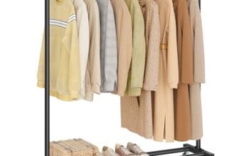 SONGMICS Stand Appendiabiti con Ruote, Attaccapanni, 2 Ruote con Freno, Camera da Letto, Portata fino a 50 kg, 38 x 110 x 141,5 cm, Nero Inchiostro HSR016BH01