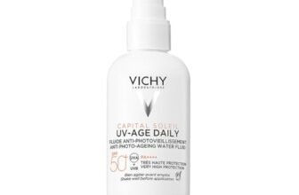 Vichy Capital Soleil UV-Age Daily, Fluido Solare Antiage SPF50+, Effetto Anti-Rughe e Anti-Macchie, Arricchito con Niacinamide, Probiotici, Peptidi e Acqua Vulcanica di Vichy, 80 ml
