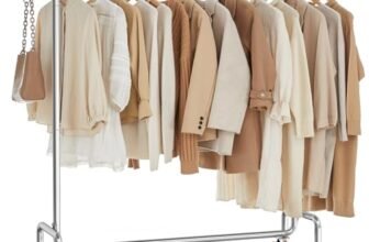 SONGMICS Stand Appendiabiti con Rotelle, Portabiti per Carico Pesante, Barra Estensibile, Portata 130 kg, 45 x (110-150) x 162,9 cm, Metallo Cromato, Colore Argento HSR11S