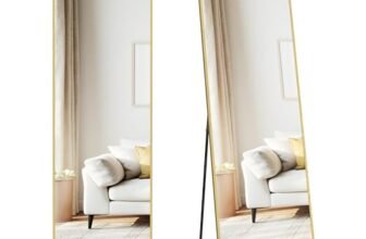SONGMICS Specchio a Figura Intera, 150 x 40 cm, Specchio da Terra Rettangolare con Supporto, Cornice in Lega di Alluminio, Vetro Temperato, Camera da Letto Soggiorno, Oro Pallido LFM034AB01