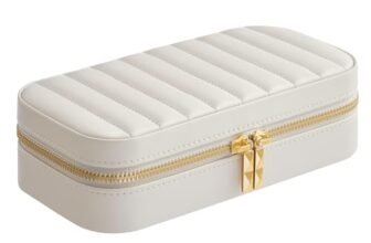 SONGMICS HOME ANAH Collezione – Portagioie da Viaggio, Piccola Scatola Porta Gioielli con Specchio, 10,5 x 20,5 x 6 cm, PU con Cucitura, Portatile, Idea Regalo, Bianco Nuvola JBC180W01