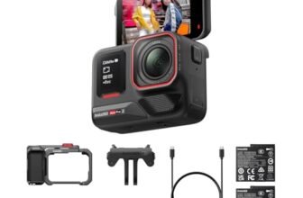 Insta360 Ace Pro 2 Pack Xplorer Grigio: Action Cam 8K Impermeabile, Co-ingegnerizzata con Leica, Sensore 1/1.3″, doppio Chip IA. Superba in Bassa Luce, Audio Superiore, Fotografia urbana e Viaggi.