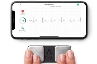 AliveCor KardiaMobile ECG portatile | Approvato dalla FDA | ECG Wireless per Smartphone | Individua Fibrillazione Atriale, Bradicardia e Tachicardia | Distribuito da OMRON