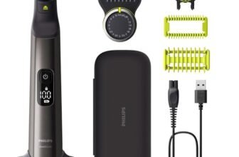 Philips OneBlade Pro 360 Autentico Regolabarba elettrico per viso e corpo, rasoio e depilatore, 2x 360 lame, pettine a 14 lunghezze, kit per il corpo, base di ricarica, custodia da viaggio, QP6652/30