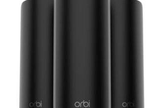 NETGEAR Orbi Serie 870 | WiFi 7 Mesh System| RBE873SB| Router wireless + 2 satellites| Fino a 21 Gbps | Copre 600 m² | Supporta 150 dispositivi | Porta Internet 10 GB| Tri-Band BE21000 | Kit da 3 Nero