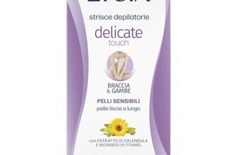 Lycia, Strisce Depilatorie Braccia e Gambe per Pelle Sensibile con Estratto di Calendula Lenitivo ed Emolliente, Senza Profumo e Conservanti, Delicate Touch, 20 Strisce + 2 Salviette Post Depilazione