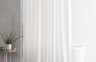 Amazon Basics Tenda da doccia, in tessuto resistente all’acqua e alla muffa, con occhielli e ganci, lavabile in lavatrice, 180 x 200 cm, bianco