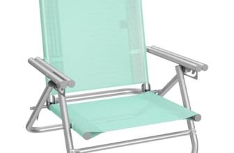 SONGMICS Sedia da Spiaggia, Sedia Pieghevole Portatile, Schienale Regolabile a 4 Angoli, con Braccioli, Traspirante e Confortevole, Poltrona da Campeggio, Verde GCB065C01