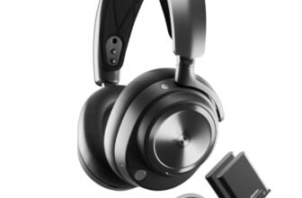 SteelSeries Arctis Nova Pro – Cuffie da gaming wireless multi-sistema – Driver magnetici al neodimio – Cancellazione attiva del rumore – Infinity Power System -Mic ClearCast Gen 2 – PC,PS5,PS4,Mobile
