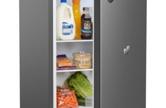 Upstreman 71L Frigorifero Senza Congelatore, 7 Livelli Temperatura 1-10°C, Illuminazione a LED, 40 dB Silenzioso, Compatto a Risparmio Energetico per Camera, Ufficio, Cucina, CR71-Grigio Scuro