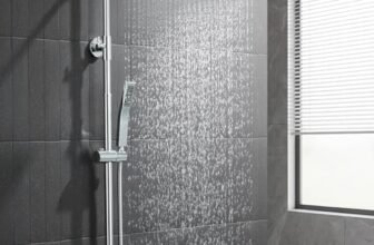 Auralum Colonna Doccia senza Miscelatore, Colonna Doccia Acciaio Inox con Soffione Doccia 30cmx30cm e Saliscendi Doccia Altezza Regolabile 72-110cm, Asta Doccia con Soffione e Doccetta, Doccia Bagno