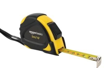 Amazon Basics metro per misurazione autobloccante, 5 m, con scala di precisione MID, Nero, Giallo