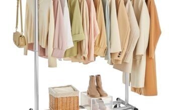 SONGMICS Stand Appendiabiti con Ruote, Attaccapanni Estensibile per Carichi Pesanti, Portata Totale 100 kg, 45 x (92-132) x 161,5 cm, Facile da Montare e Spostare, Argento HSR13S