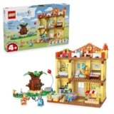 LEGO Bluey: Casa della Famiglia di Bluey – Giocattolo Modulare con Stanze, Giardino, 4 Minifigure e Accessori – Regalo di Compleanno per Bambini da 4 Anni in su e per i Fan della Serie TV – 11203