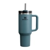 STANLEY 1913 Quencher H2.0 Flowstate Borraccia Con Cannuccia 1.2L – Freddo Per 11 Ore – Con Ghiaccio Per 48 Ore – Senza BPA – Tazza Termica Con Manico – Blue Spruce
