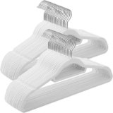 SONGMICS Grucce Appendiabiti in Velluto 50 Pezzi, Antiscivolo, Scanalature su Spalle, Barra per Pantaloni, Gancio Girevole a 360°, Salvaspazio, Spesso 0,6 cm, Largo 43 cm, Bianco e Argento CRF020W02