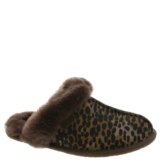 UGG Women’s Scuffette Caspian Slipper, Burnt Cedar, 8