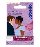 Labello Bridgerton Limited Edition Blackberry Pie 4.8 g, Balsamo labbra colorato in edizione limitata, Burrocacao labbra lip balm idratante 24h con aroma di Mora e dal colore brillante